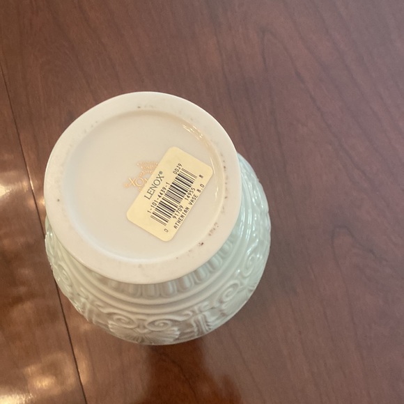 Vase - Picture 2 of 4